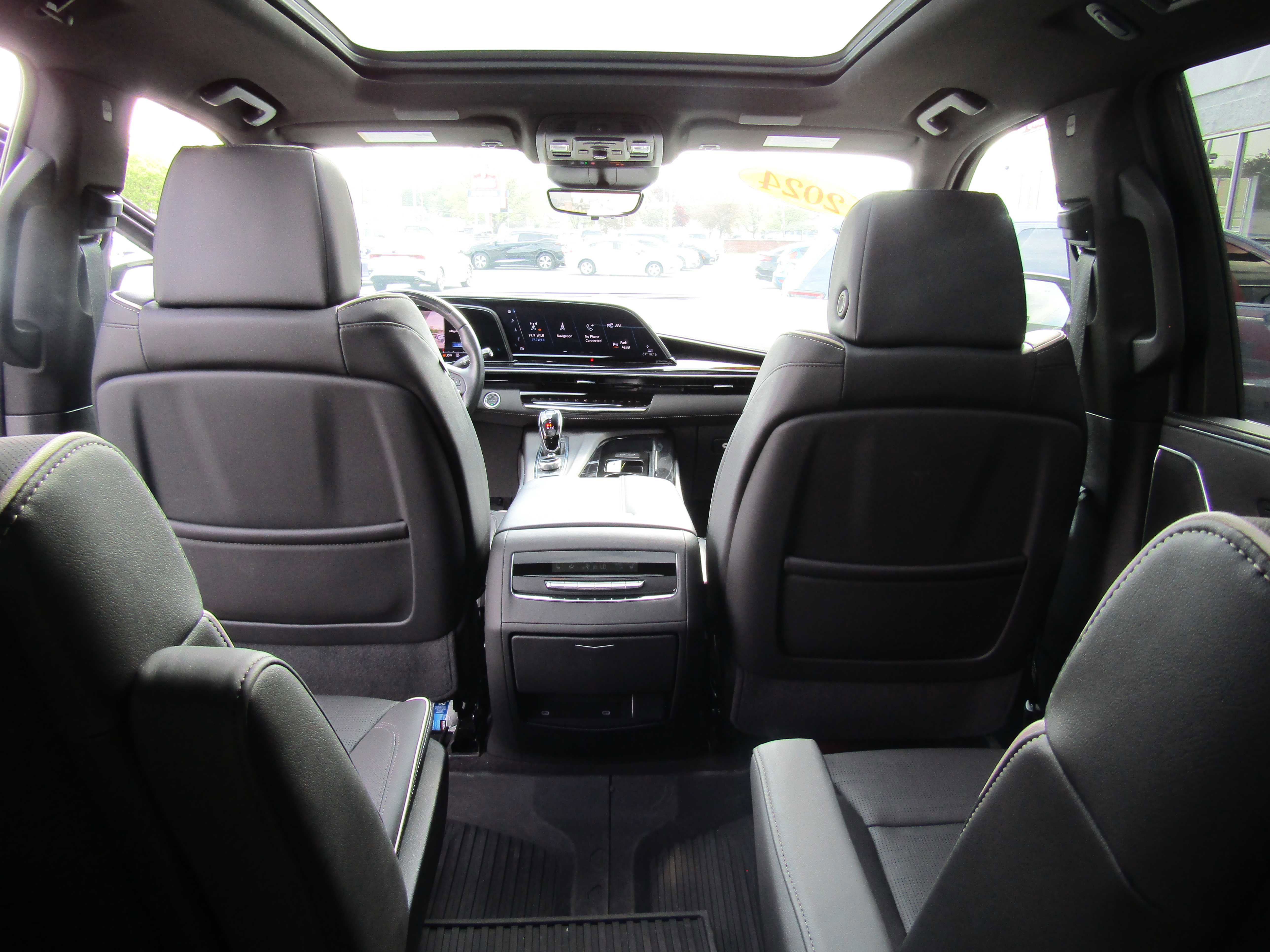 Used 2024 Cadillac Escalade Sport w/ LPO, ONYX Package AWD/4WD image 31