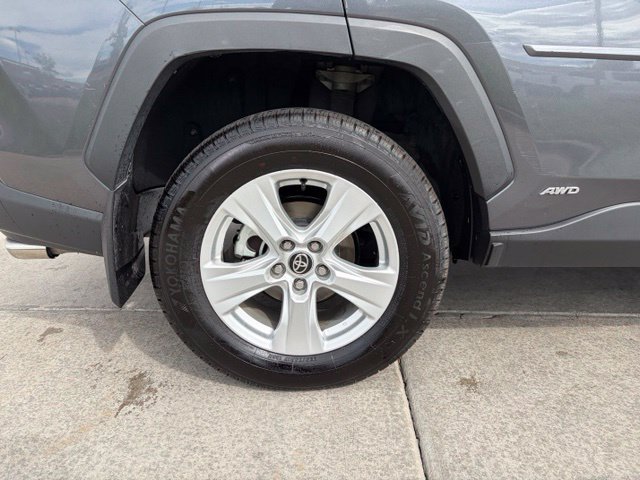 Used 2021 Toyota RAV4 XLE w/ Convenience Package AWD/4WD image 15