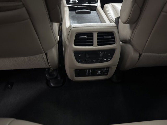 Used 2020 Honda Pilot Touring image 11