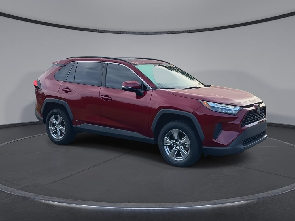 Used 2022 Toyota RAV4 XLE w/ Convenience Package AWD/4WD image 2