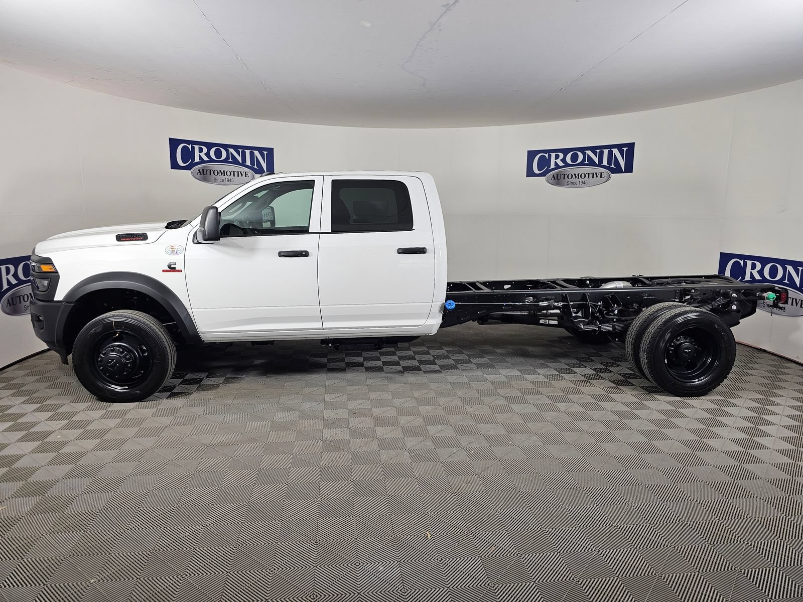 New 2026 RAM 5500 Tradesman AWD/4WD image 31