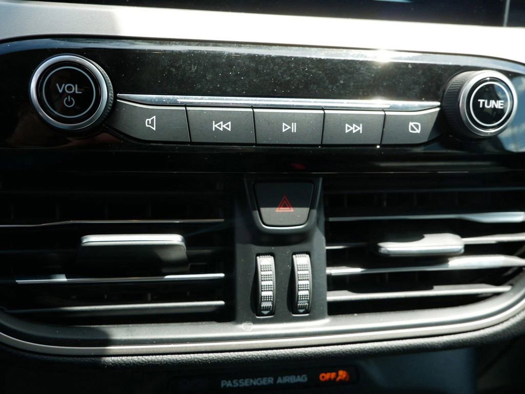 Used 2022 Ford Escape SEL w/ Technology Package image 24