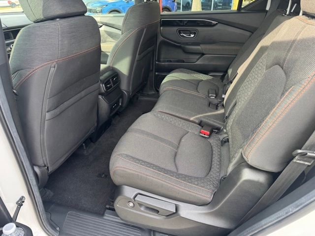 Used 2025 Honda Pilot Sport image 12