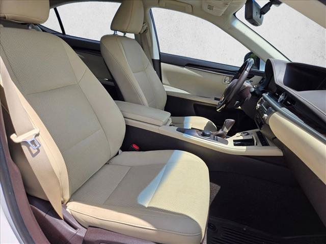 Used 2016 Lexus ES 350 w/ Premium Package w/Wood Trim FWD image 21