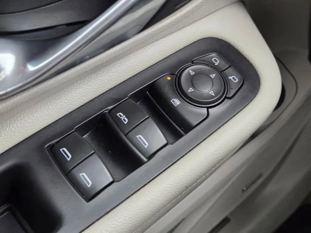 Used 2019 GMC Terrain Denali w/ Comfort Package image 13