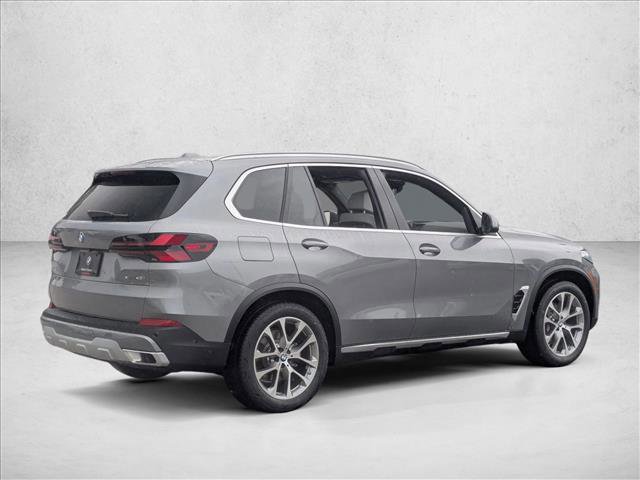 New 2026 BMW X5 xDrive40i w/ Climate Comfort Package image 2