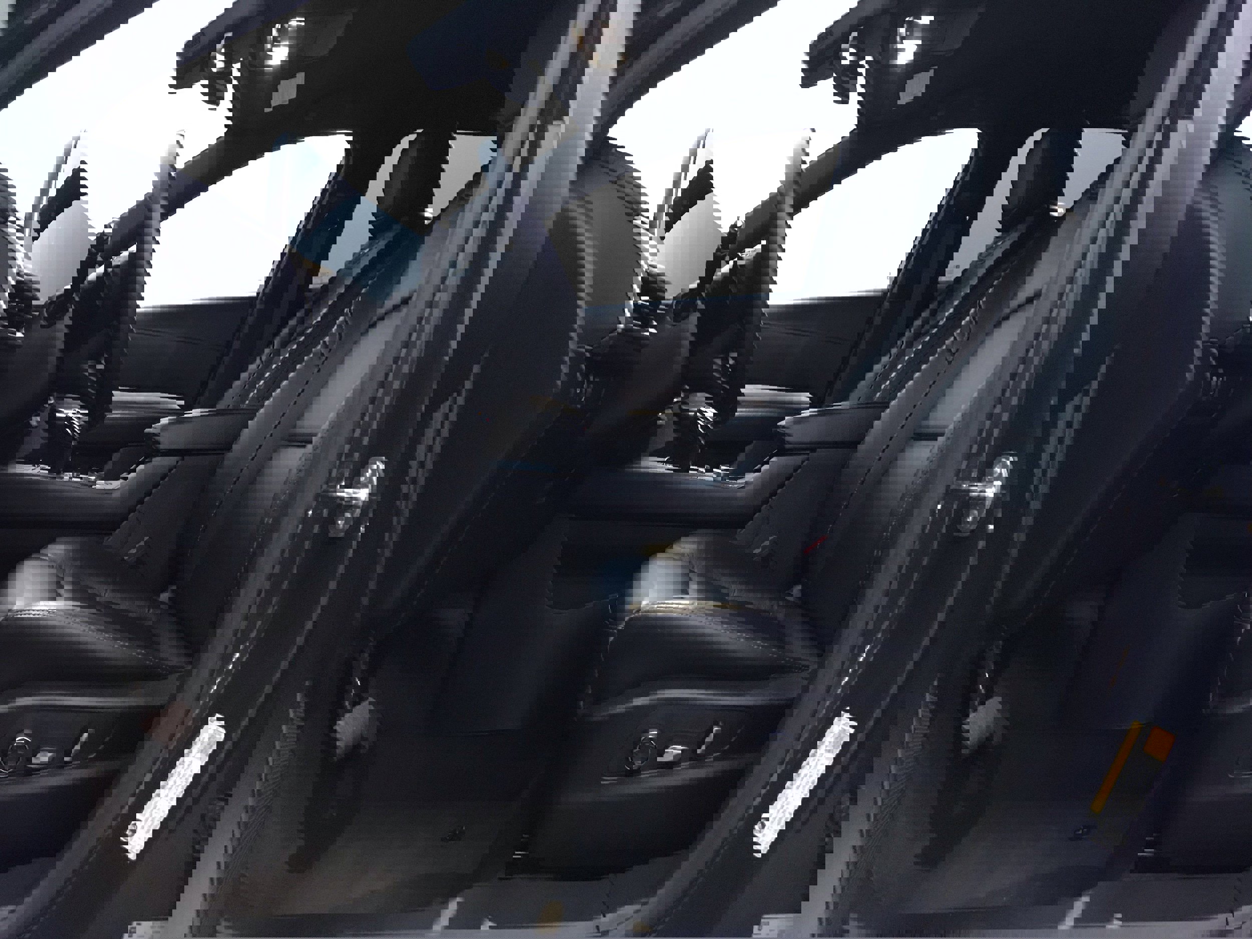 Used 2025 Cadillac XT4 Premium Luxury image 11