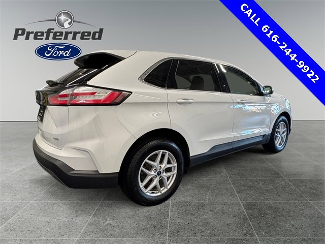 Used 2022 Ford Edge SEL w/ Convenience Package image 3