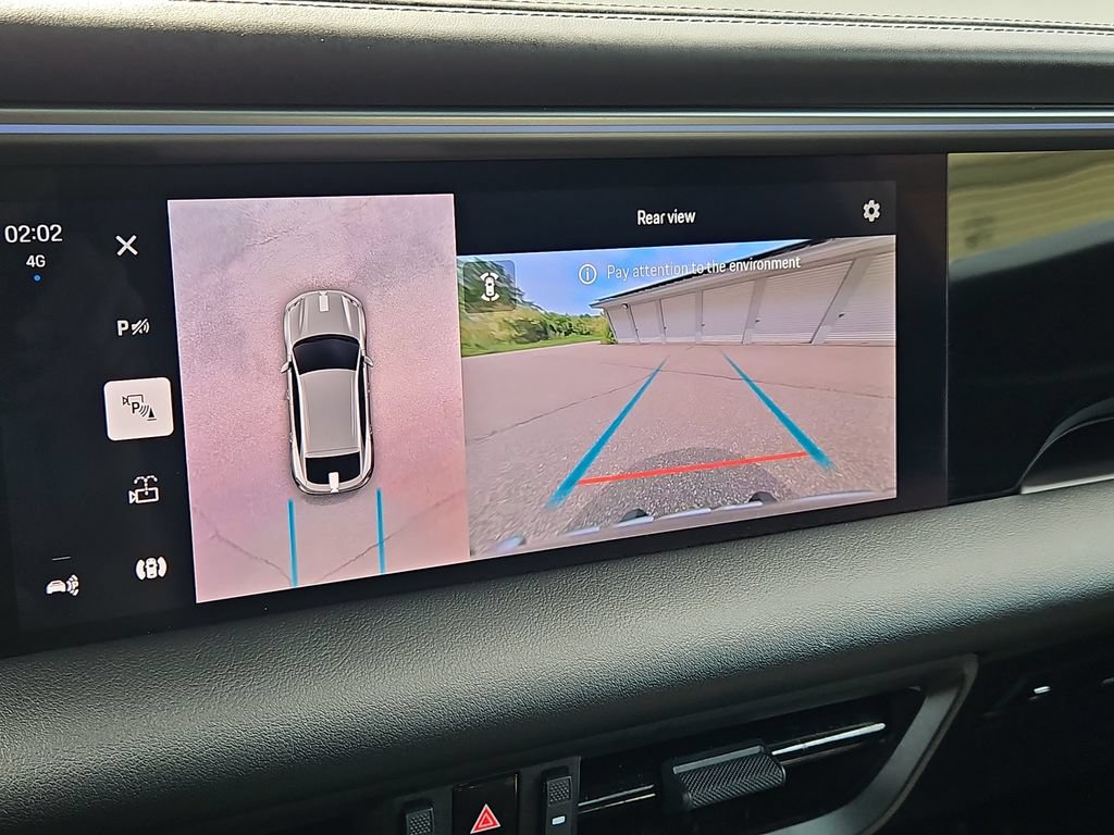 Certified 2025 Porsche Macan 4S Electric AWD/4WD image 17
