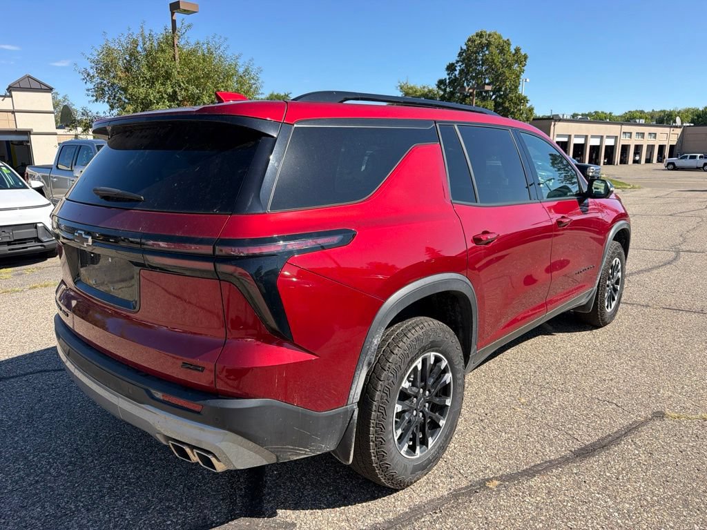 Used 2025 Chevrolet Traverse Z71 w/ LPO, Floor Liner Package AWD/4WD image 5