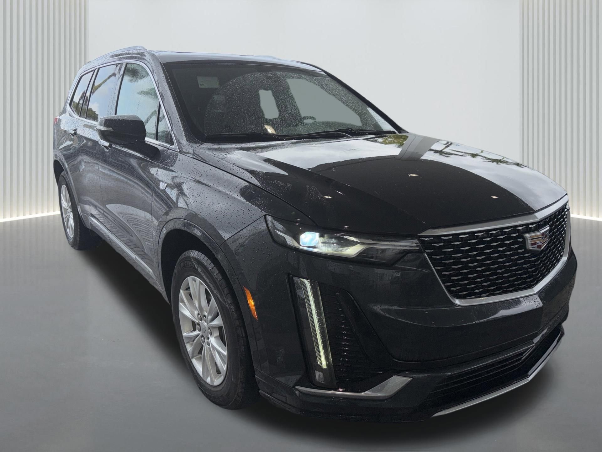 Certified 2023 Cadillac XT6 Luxury FWD image 2