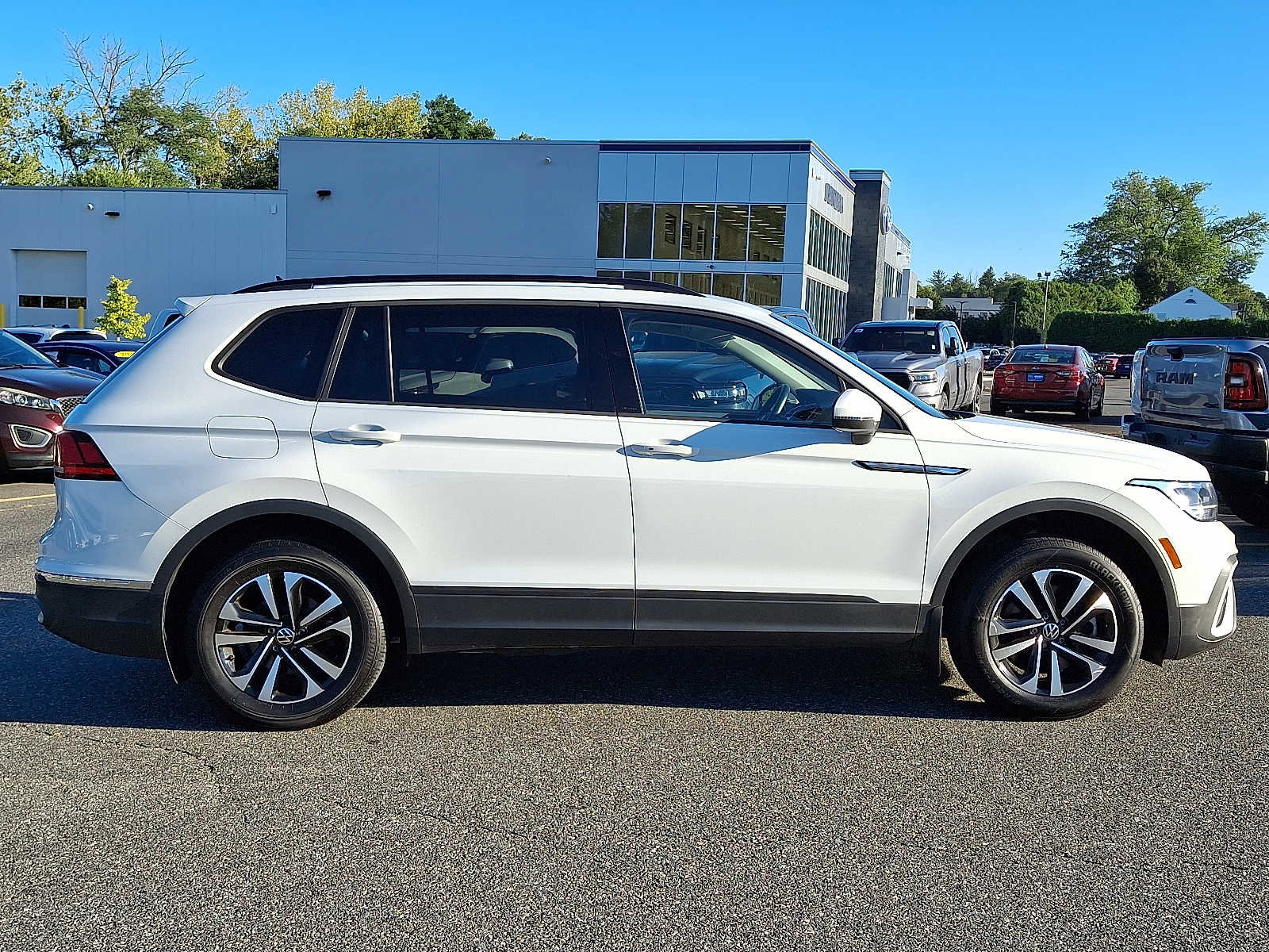 Used 2022 Volkswagen Tiguan S image 7