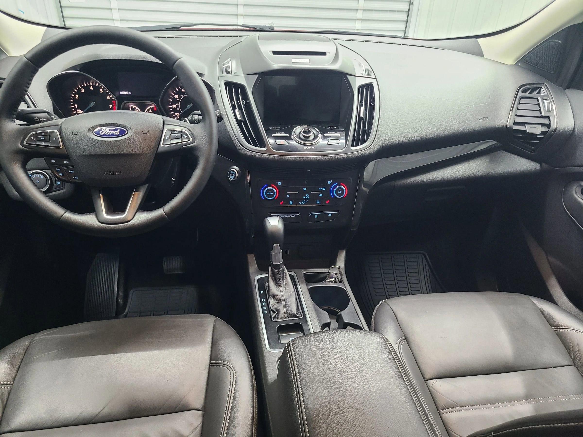 Used 2017 Ford Escape Titanium AWD/4WD image 2
