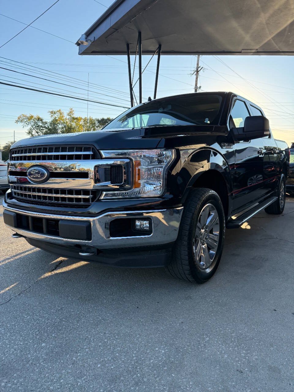 Used 2019 Ford F150 XLT w/ Equipment Group 302A Luxury AWD/4WD image 3