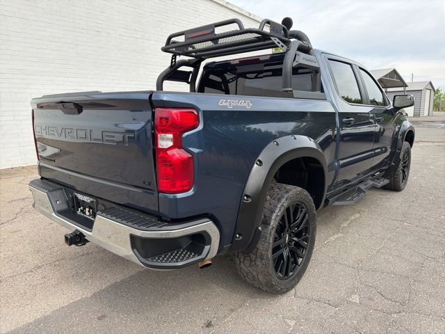 Used 2022 Chevrolet Silverado 1500 LT w/ Convenience Package II AWD/4WD image 2