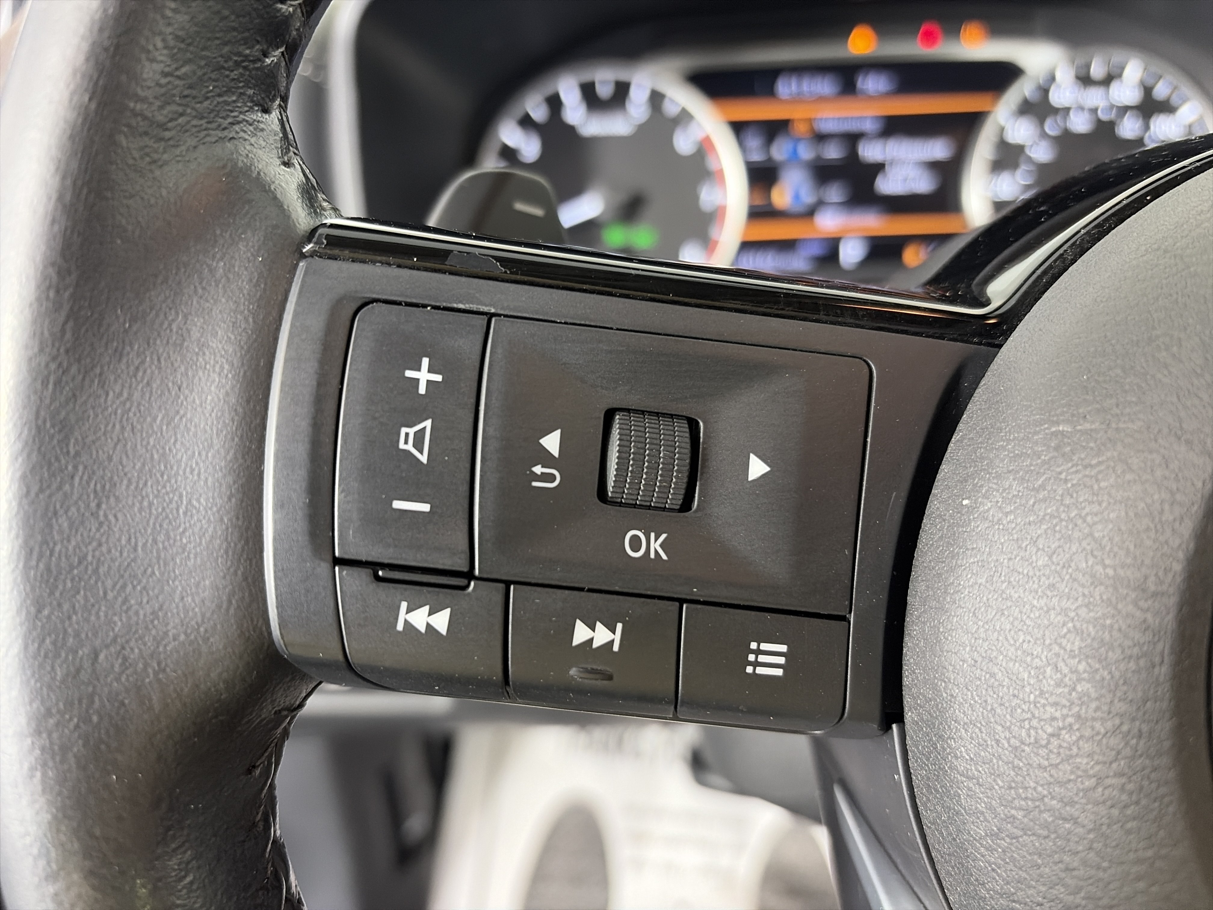 Certified 2023 Nissan Rogue SV w/ SV Premium B Package AWD/4WD image 14