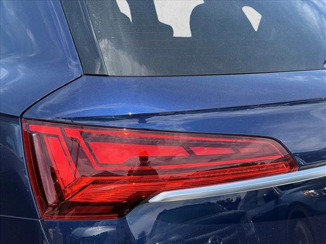 Used 2021 Audi Q5 2.0T Premium w/ Convenience Package AWD/4WD image 10