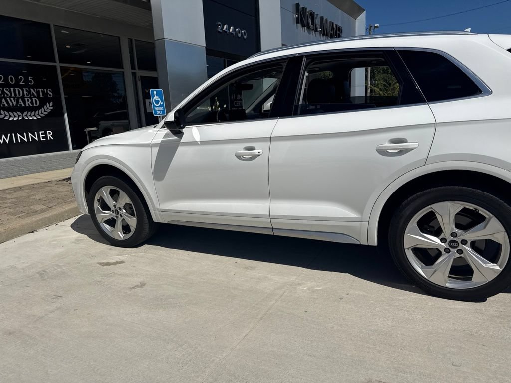 Used 2021 Audi Q5 2.0T Premium Plus AWD/4WD image 22