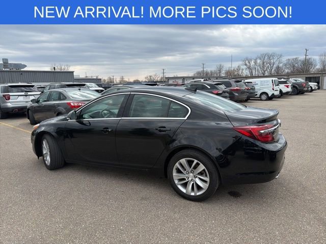 Used 2016 Buick Regal image 2