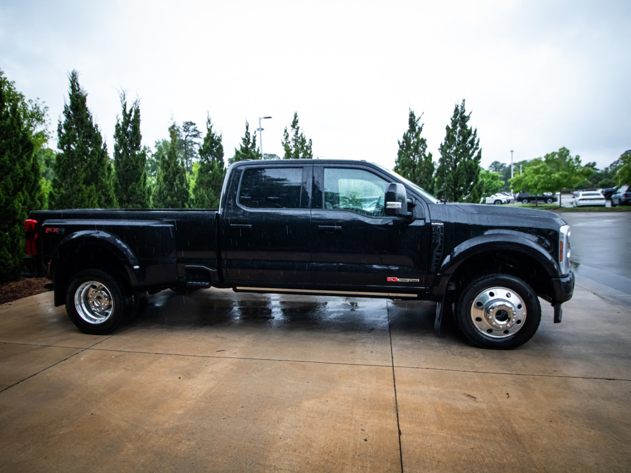 Used 2025 Ford F450 Platinum w/ FX4 Off-Road Package AWD/4WD image 11