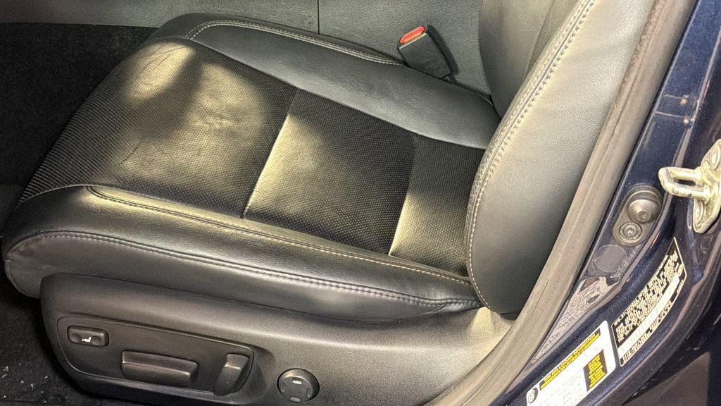 Used 2016 Toyota Avalon Limited image 25