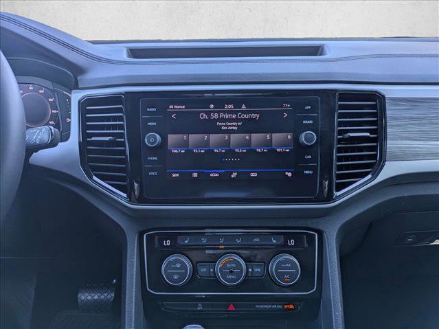 Used 2022 Volkswagen Atlas Cross Sport SE w/ Panoramic Sunroof Package image 14