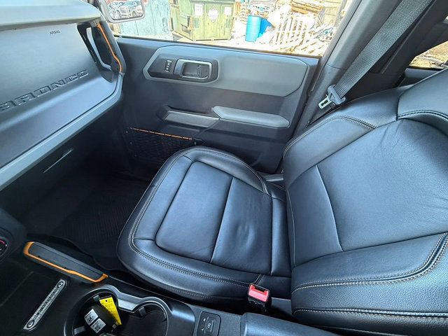 Used 2023 Ford Bronco Badlands image 41