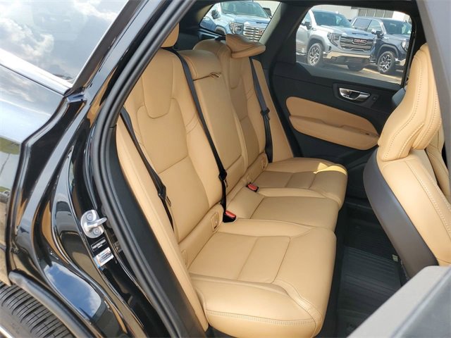 Used 2025 Volvo XC60 B5 Ultra w/ Protection Package Premier image 28