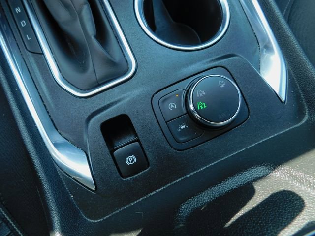 Used 2023 Chevrolet Traverse LT image 32