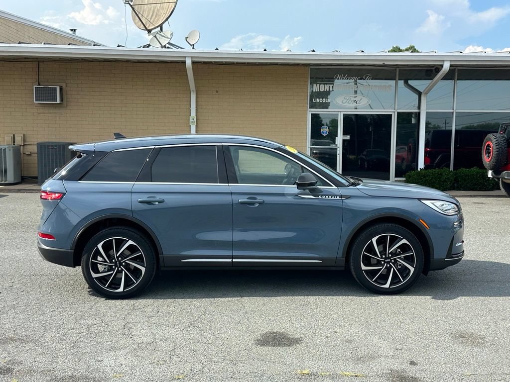 Used 2025 Lincoln Corsair Reserve FWD image 10