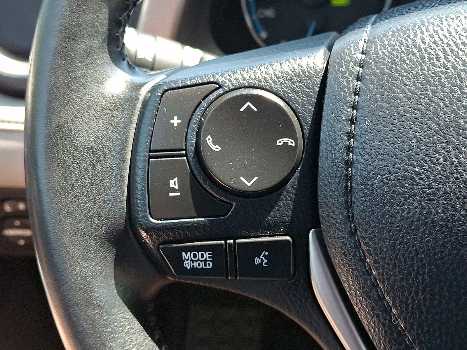 Used 2018 Toyota RAV4 Limited w/ Advanced Technology Package AWD/4WD image 21