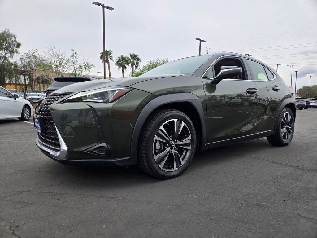 Used 2019 Lexus UX 200 w/ Accessory Package FWD image 2