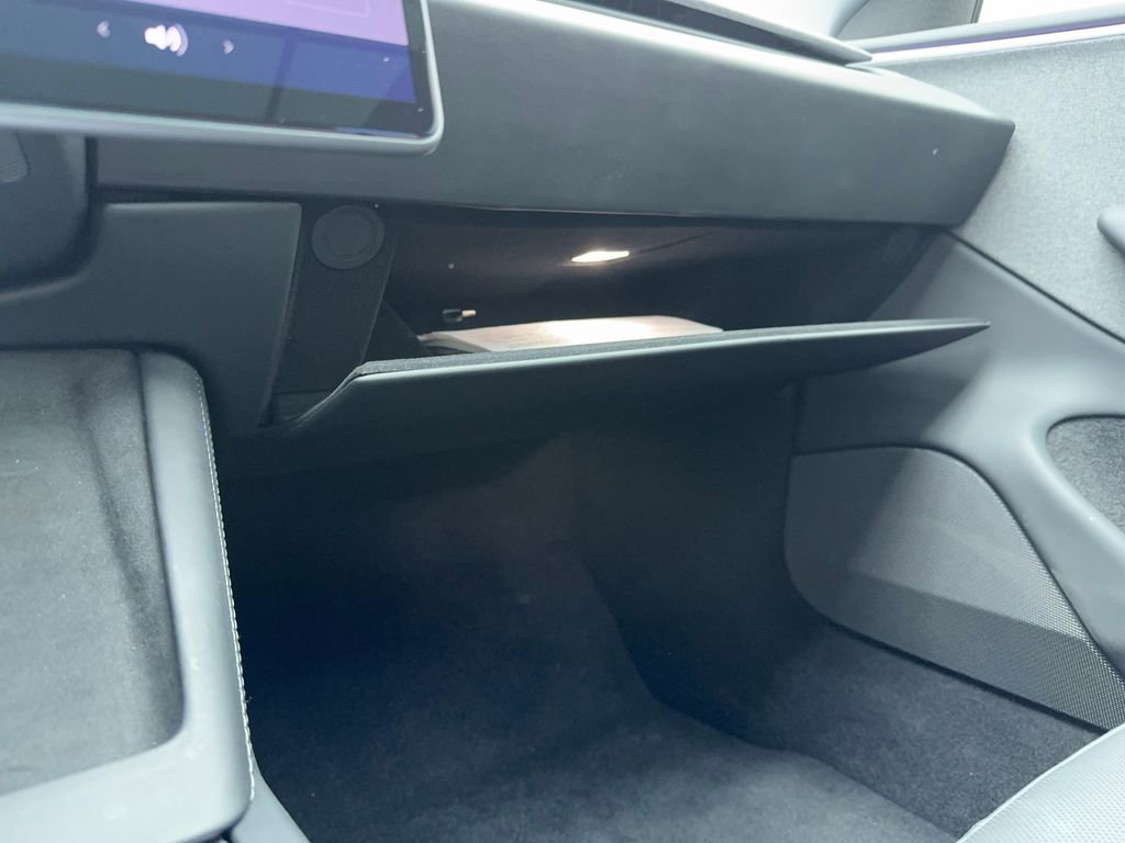 Used 2024 Tesla Model 3 Standard Range image 26