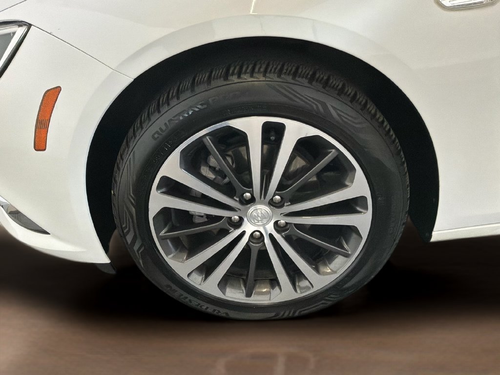 Used 2019 Buick Regal Preferred w/ Driver Confidence Package I FWD image 28