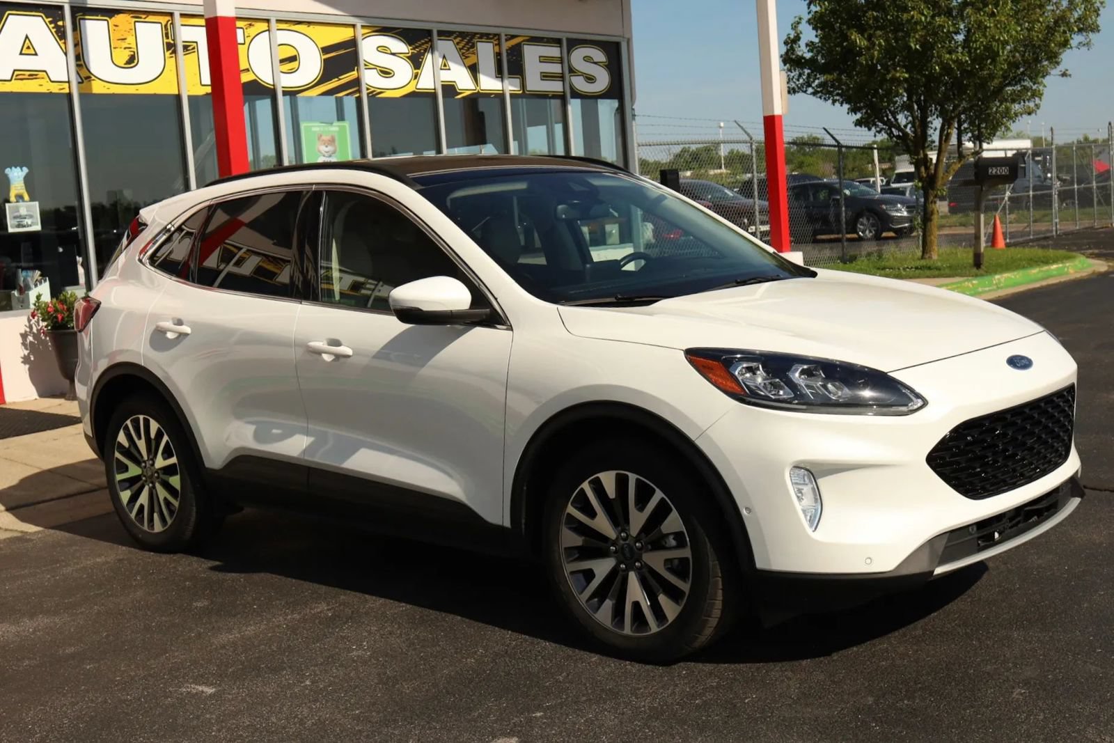 Used 2020 Ford Escape Titanium AWD/4WD image 3