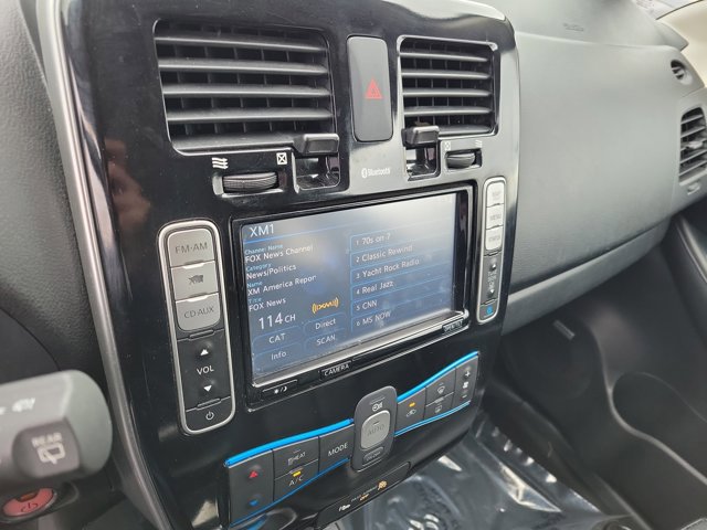 Used 2015 Nissan Leaf SL w/ Premium Package image 27