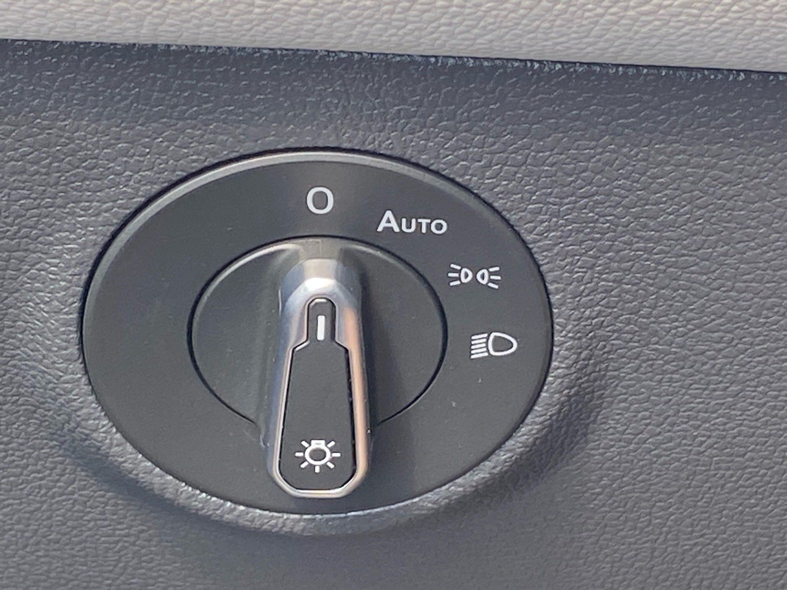 Certified 2025 Volkswagen Taos S AWD/4WD image 12