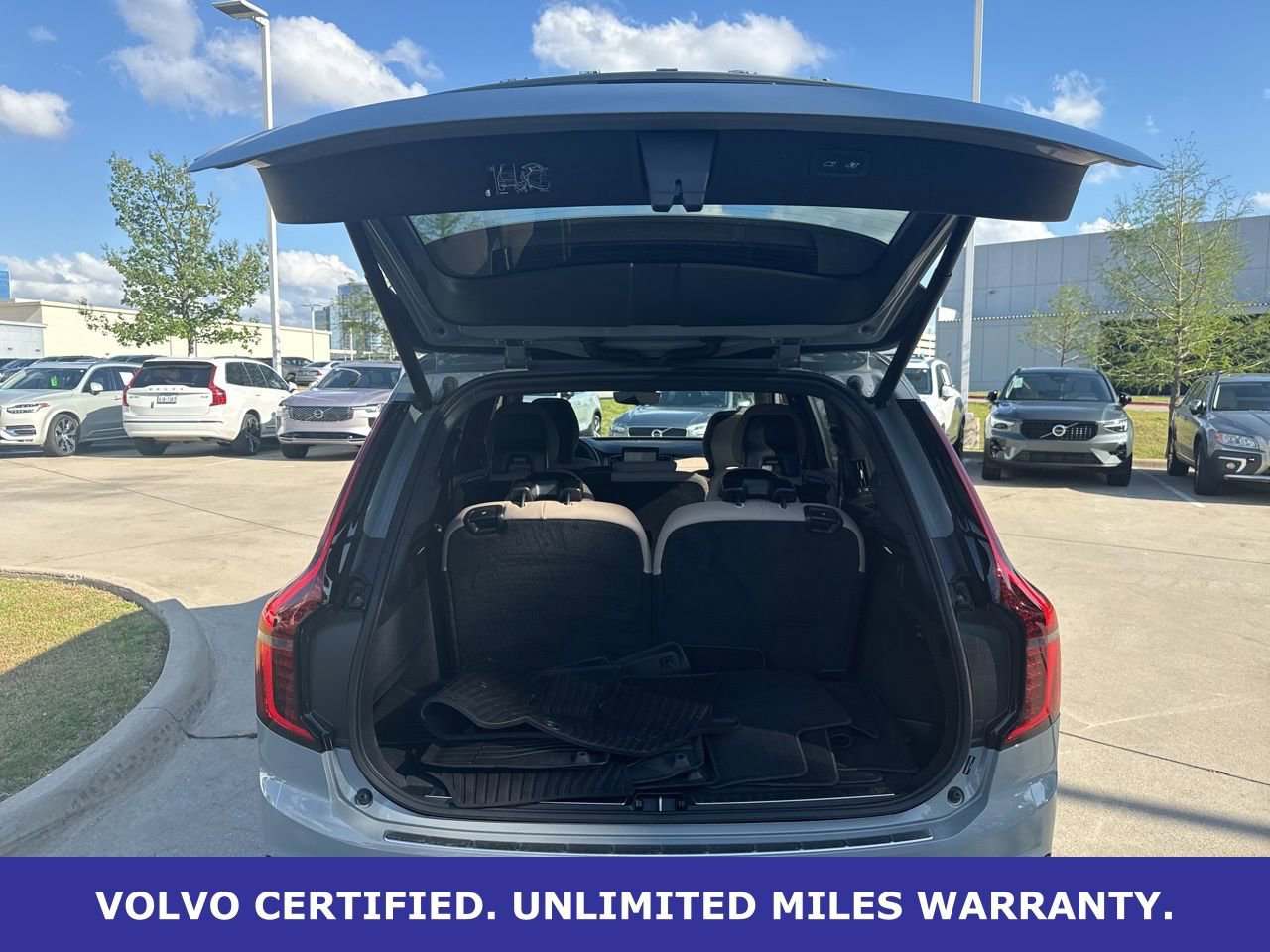 Certified 2026 Volvo XC90 T8 Plus w/ Protection Package Premier image 8