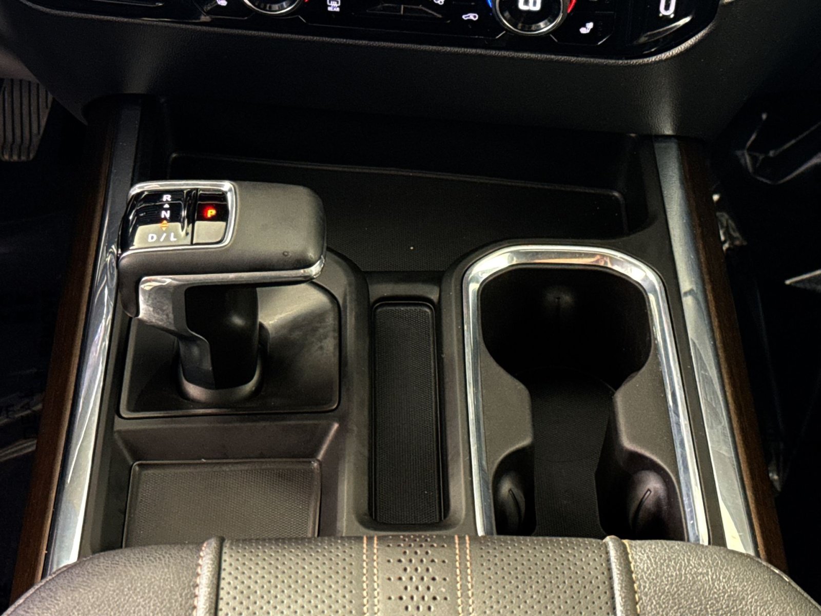 Used 2024 Chevrolet Silverado 1500 High Country w/ High Country Premium Package AWD/4WD image 22
