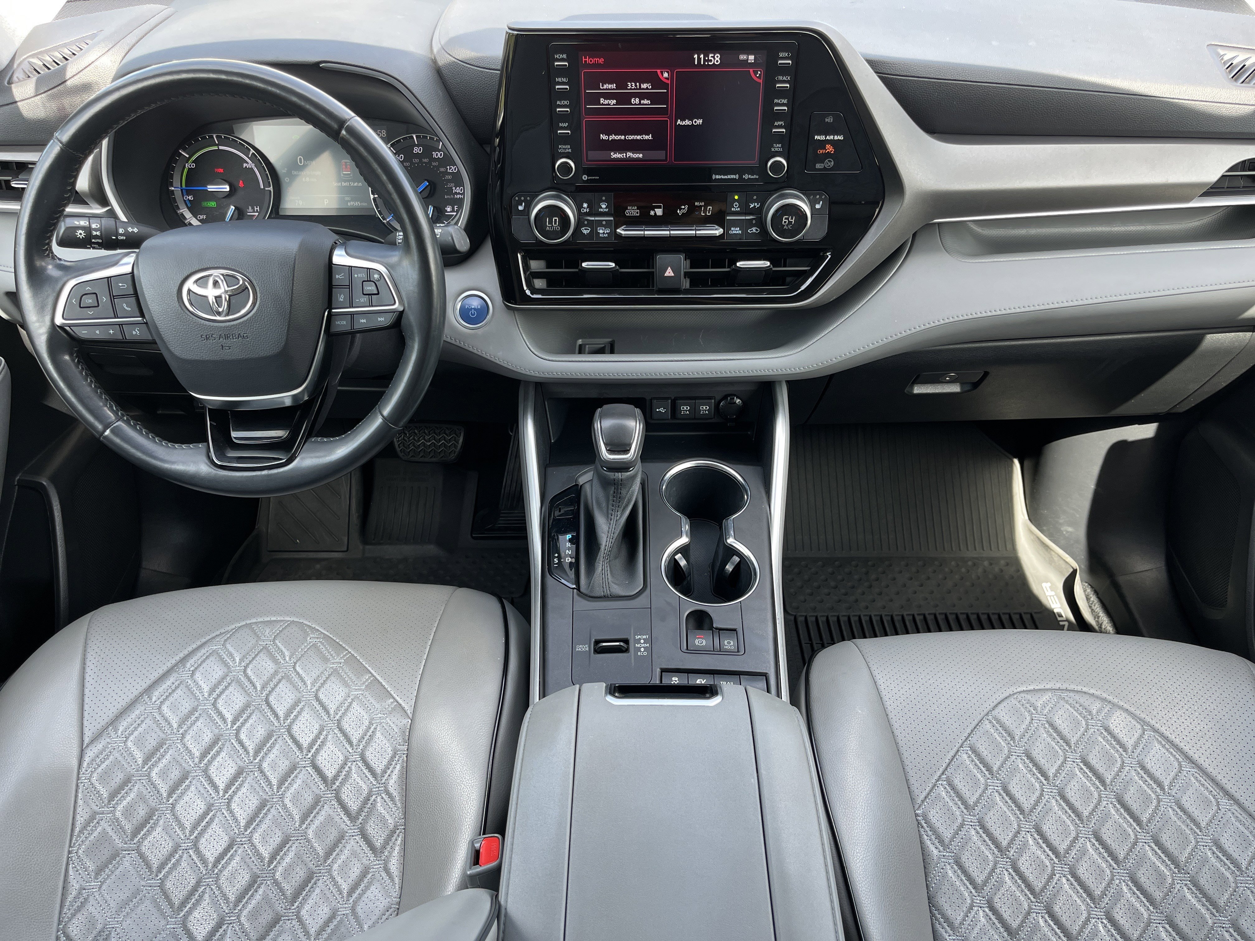 Used 2021 Toyota Highlander XLE image 3