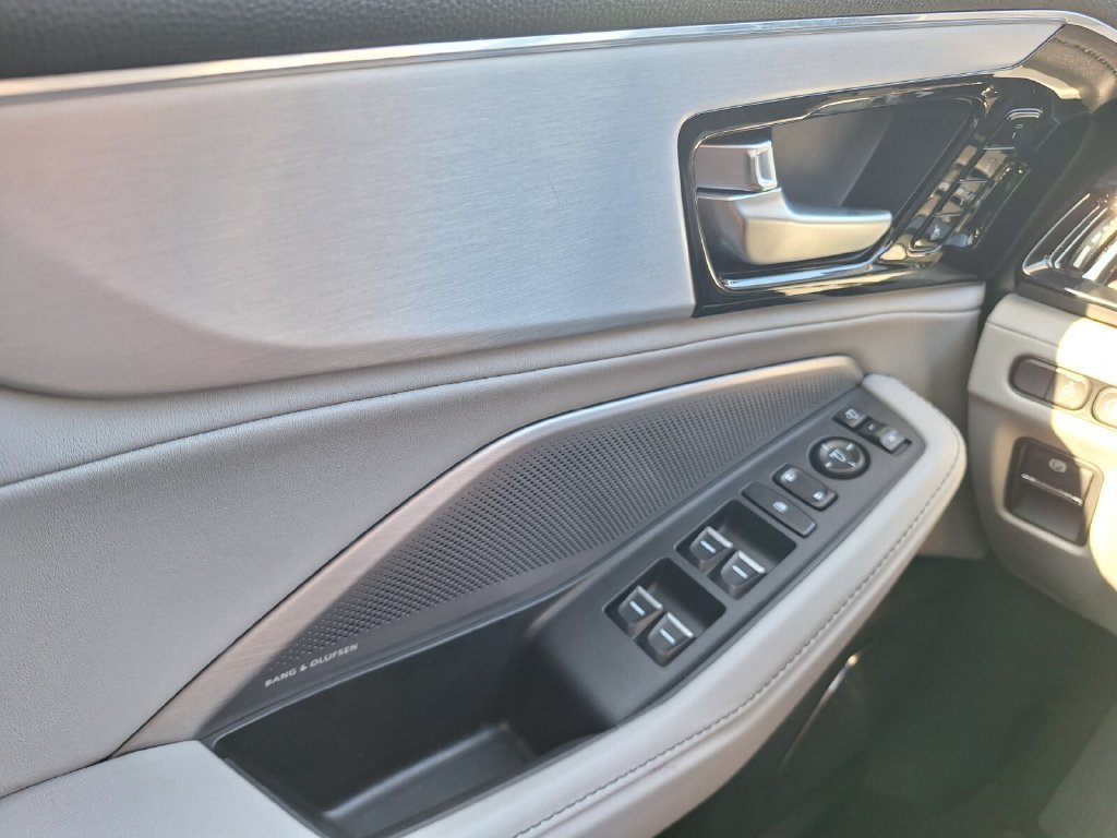 Certified 2026 Acura MDX w/ Technology Package FWD image 19