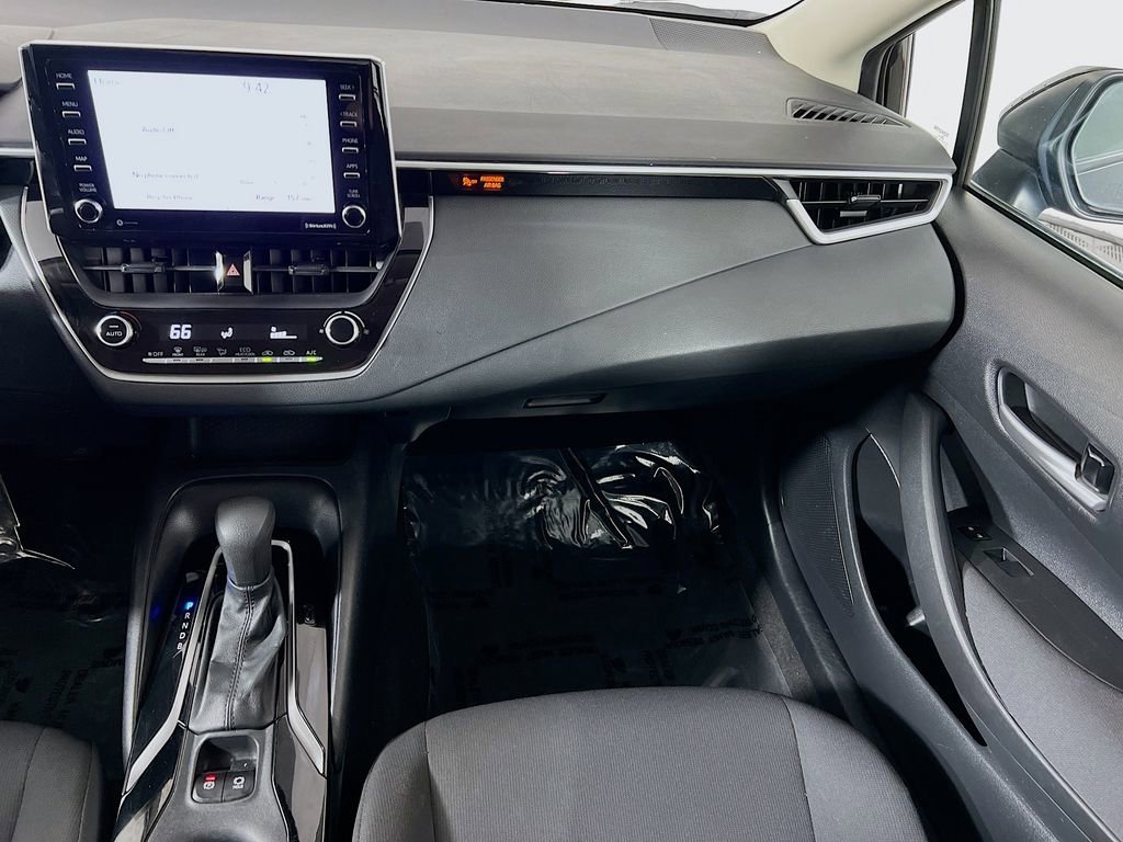 Used 2021 Toyota Corolla LE image 21