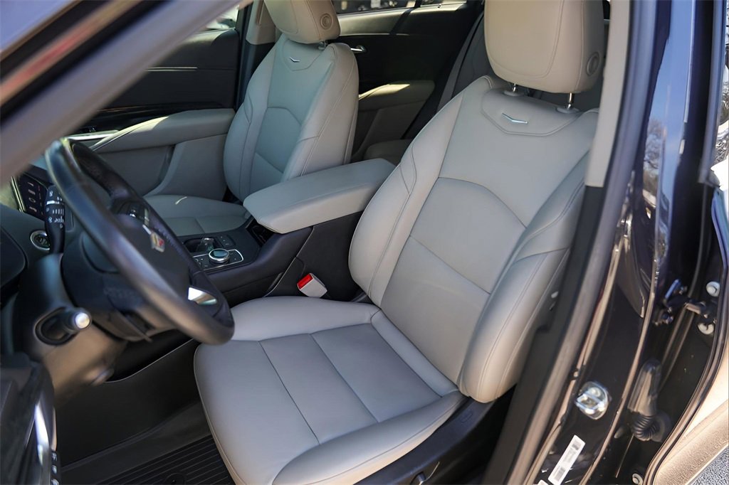 Certified 2022 Cadillac XT4 Premium Luxury w/ Technology Package image 7