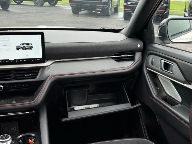 Used 2025 Ford Explorer ST AWD/4WD image 37