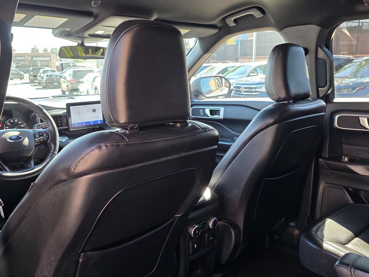 Used 2020 Ford Explorer XLT w/ Equipment Group 202A AWD/4WD image 26