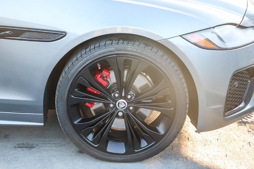 Used 2024 Jaguar XF R-Dynamic SE AWD/4WD image 11