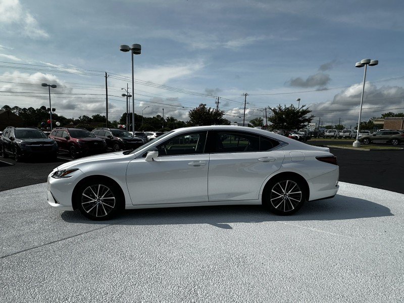 Used 2022 Lexus ES 350 w/ Premium Package FWD image 4