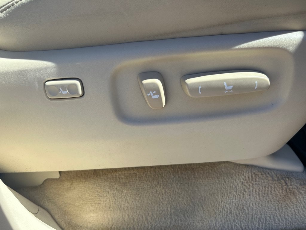 Used 2014 Lexus LX 570 4WD image 29
