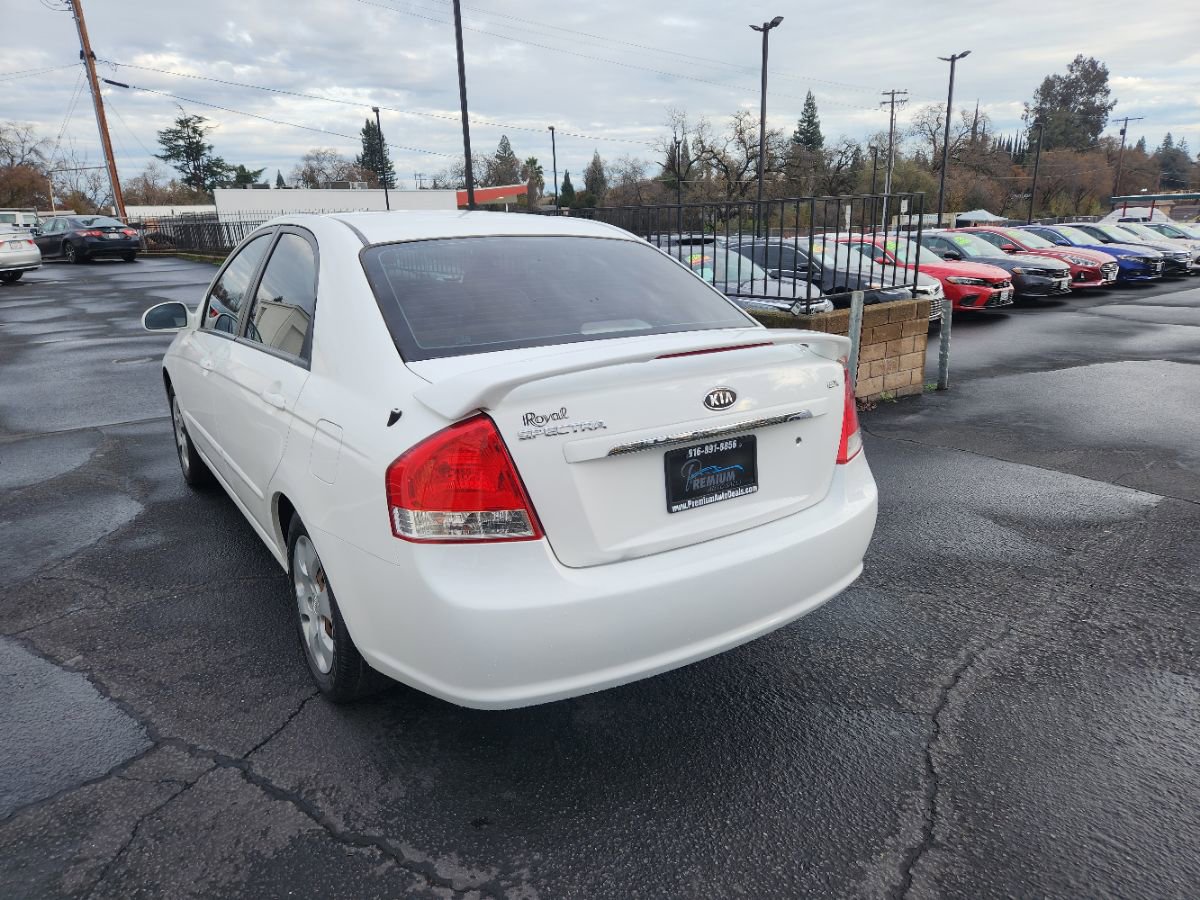 Used 2007 Kia Spectra EX image 3