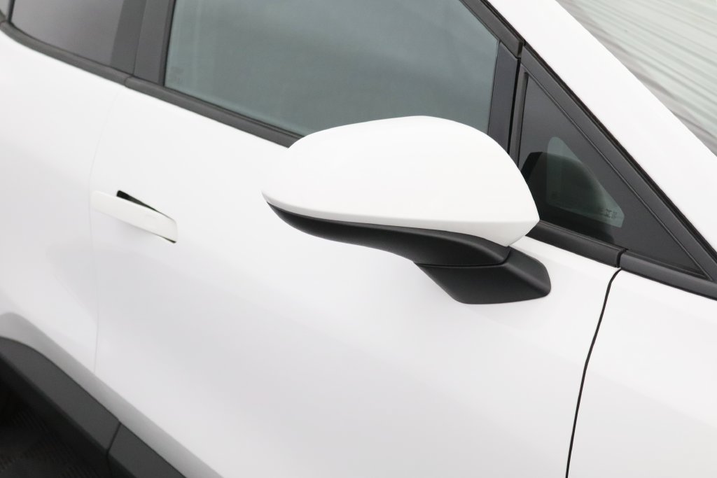 Certified 2026 Chevrolet Equinox EV LT FWD image 9